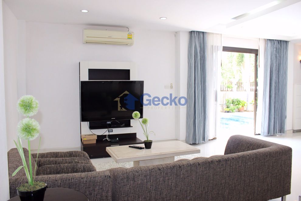 3 Bedrooms House in European Home Place  East Pattaya H002988 (Photo 3)