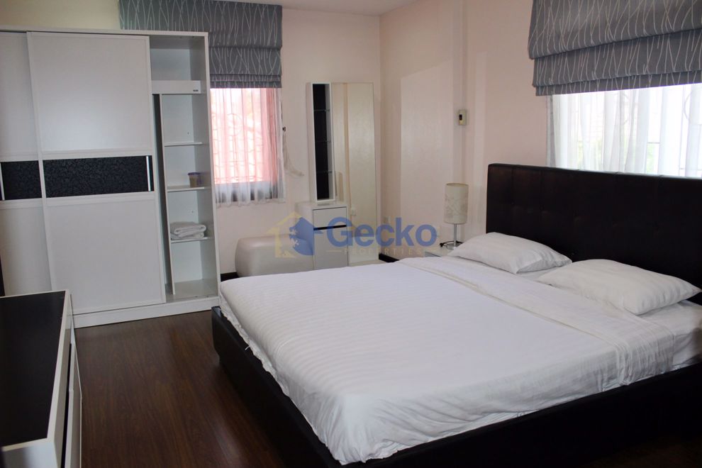3 Bedrooms House in European Home Place  East Pattaya H002988 (Photo 4)