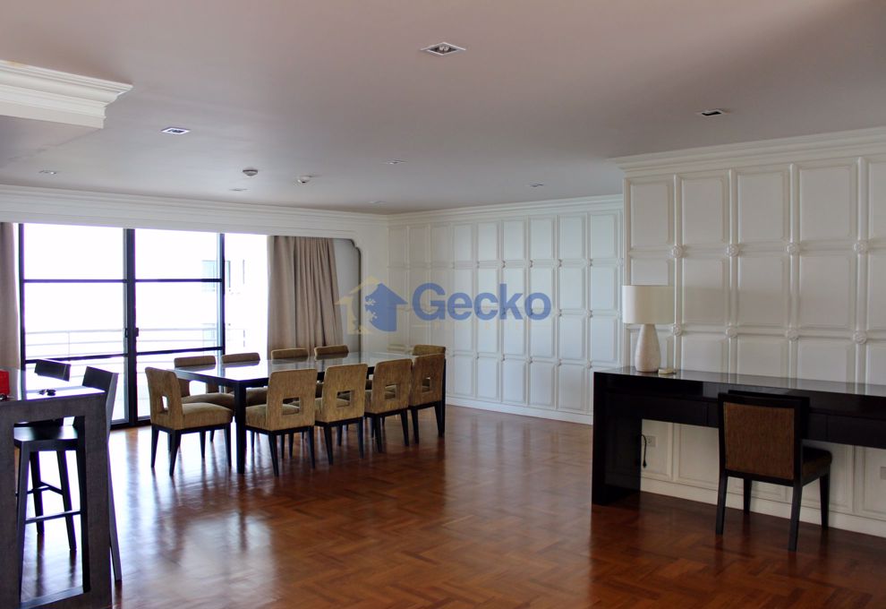 3 Bedrooms Condo in Royal Cliff Garden Pratumnak C003035 (Photo 2)