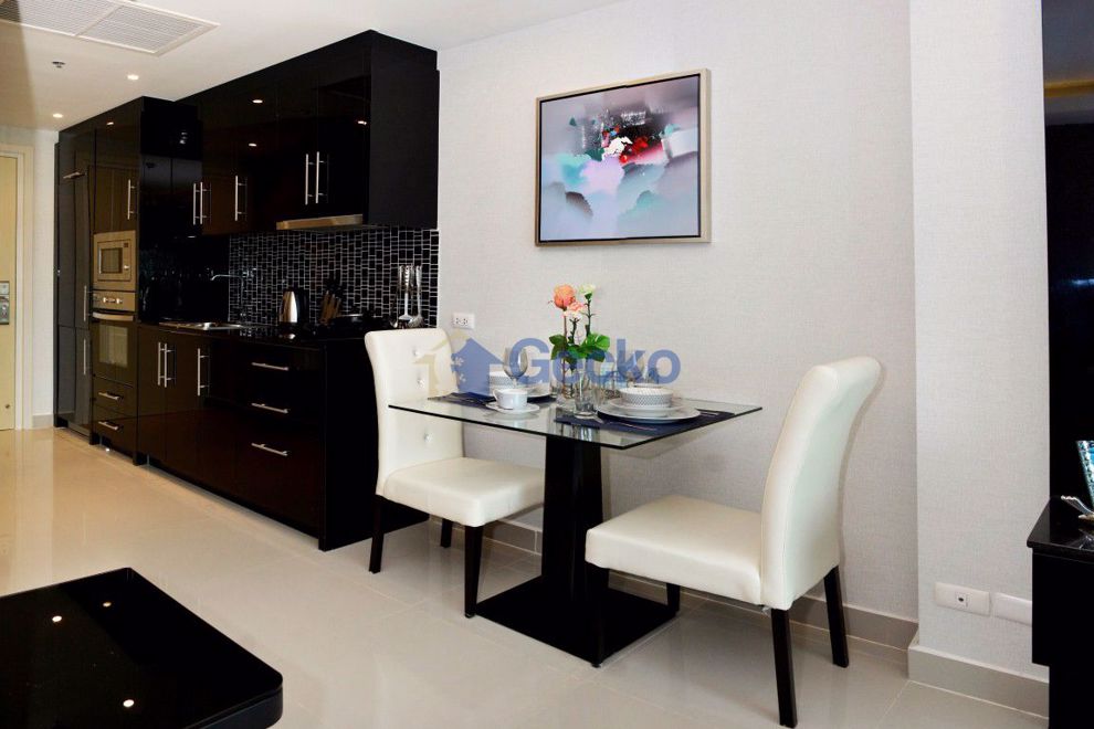 Studio Condo in Cosy Beach View Pratumnak C001613 (Cover Photo)