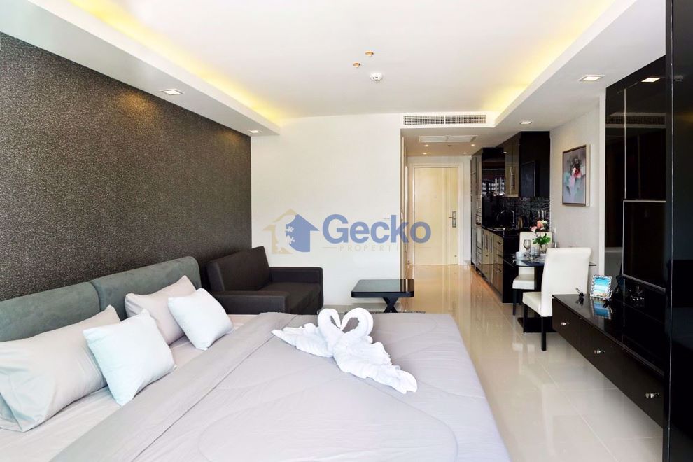 Studio Condo in Cosy Beach View Pratumnak C001613 (Photo 1)