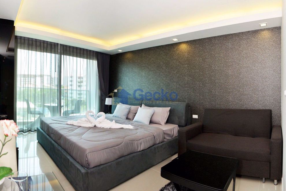 Studio Condo in Cosy Beach View Pratumnak C001613 (Photo 2)