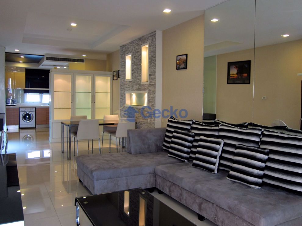 3 Bedrooms Condo in Apus Condominium Central Pattaya C004926 (Photo 1)