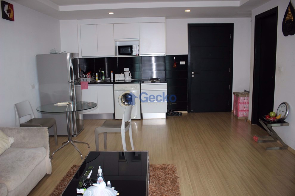 1 Bedroom Condo in The Urban Central Pattaya C006153 (Photo 3)
