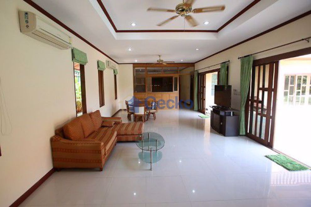 4 ห้องนอน บ้าน in ล้านนา วิลล่า  พัทยาตะวันออก H002795 (Photo 2)