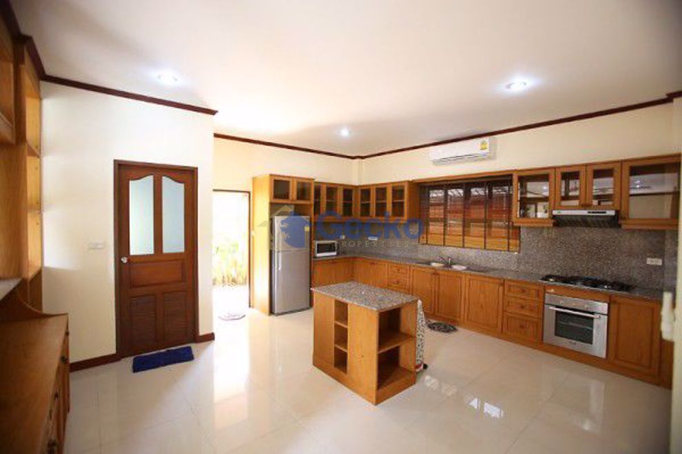 4 ห้องนอน บ้าน in ล้านนา วิลล่า  พัทยาตะวันออก H002795 (Photo 4)