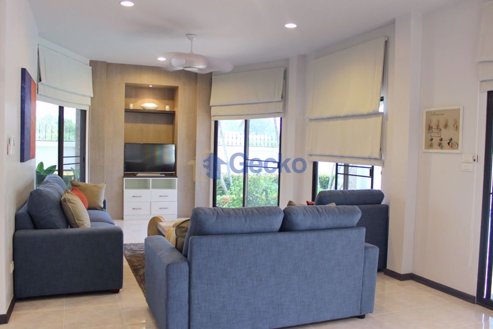 4 Bedrooms House in SP Village 2  East Pattaya H002808 (Photo 1)