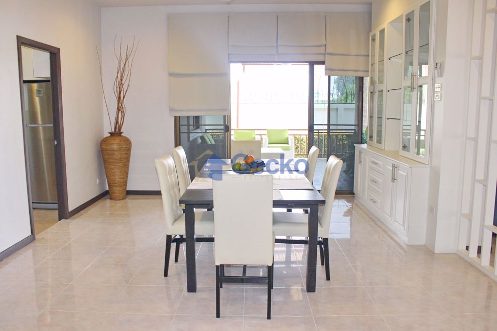 4 Bedrooms House in SP Village 2  East Pattaya H002808 (Photo 2)
