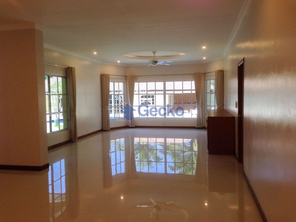 4 ห้องนอน บ้าน เข้า Riverside  พัทยาตะวันออก H002840 (Photo 1)