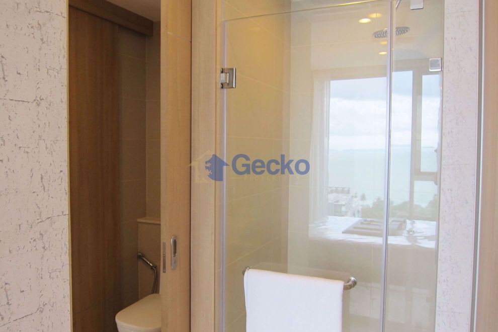 1 Bedroom Condo in The Riviera Wong Amat Beach Wongamat C006227 (Photo 3)