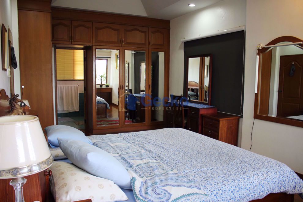 4 ห้องนอน บ้าน in Eakmongkol 4  พัทยาตะวันออก H006277 (Photo 2)