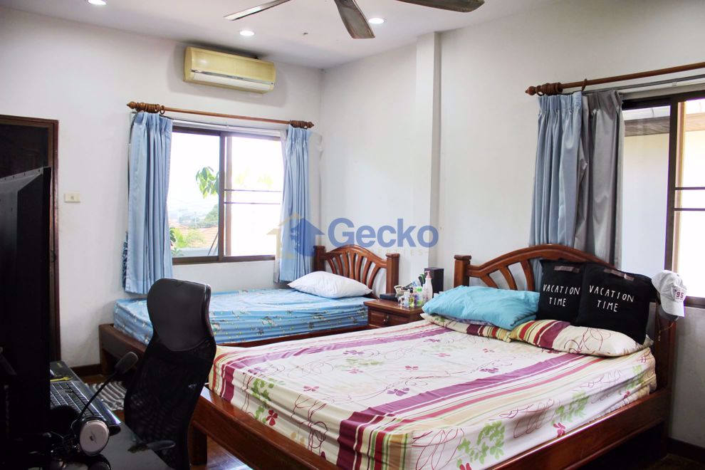 4 ห้องนอน บ้าน in Eakmongkol 4  พัทยาตะวันออก H006277 (Photo 3)