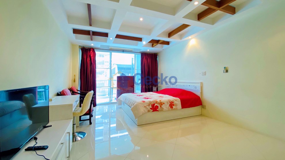 Studio Condo in Diamond Suites South Pattaya C008531 (Photo 2)