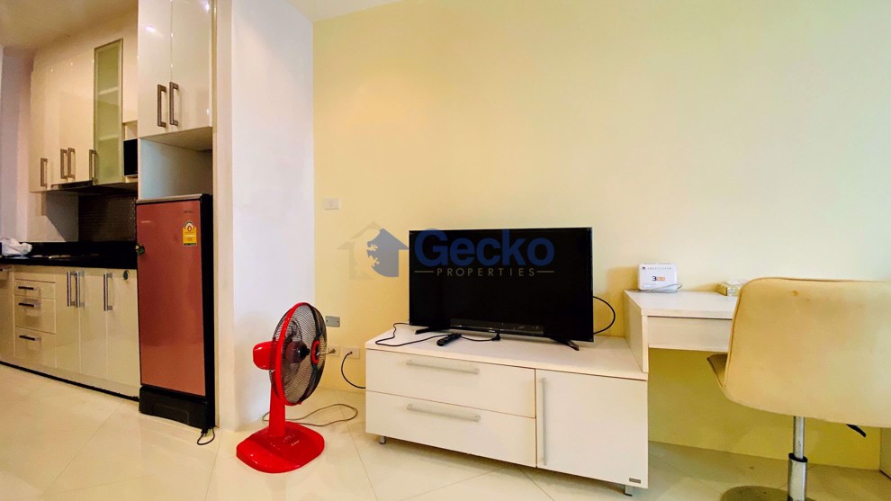 Studio Condo in Diamond Suites South Pattaya C008531 (Photo 4)