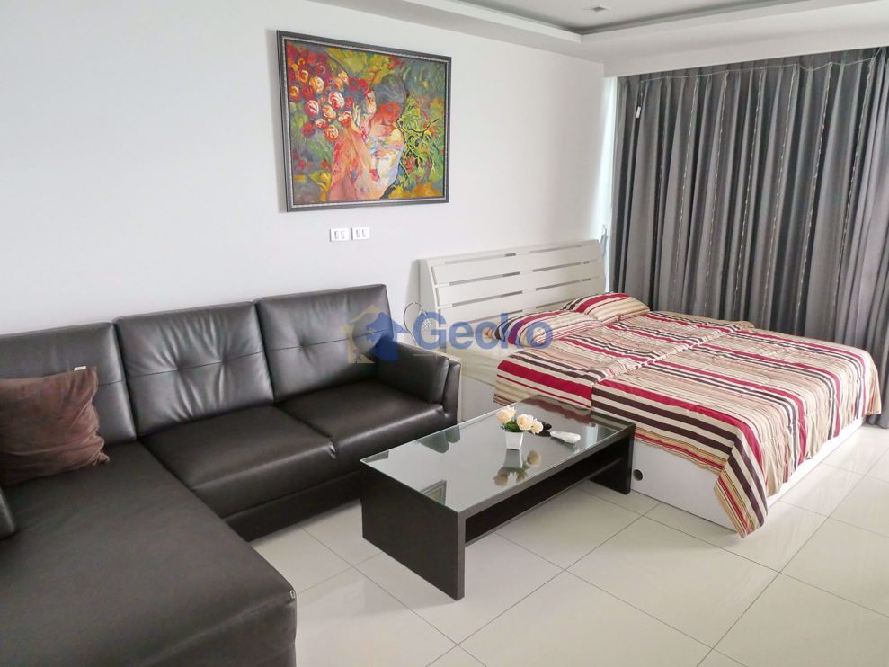 Studio Condo in Wongamat Tower Wongamat C008757 (Photo 1)