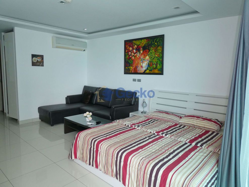 Studio Condo in Wongamat Tower Wongamat C008757 (Photo 3)