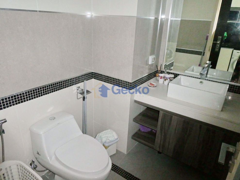 Studio Condo in Wongamat Tower Wongamat C008757 (Photo 4)