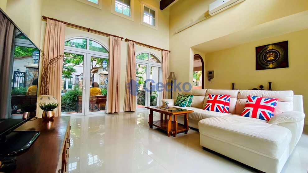 3 Bedrooms House in Silk Road Place  East Pattaya H008549 (Photo 2)