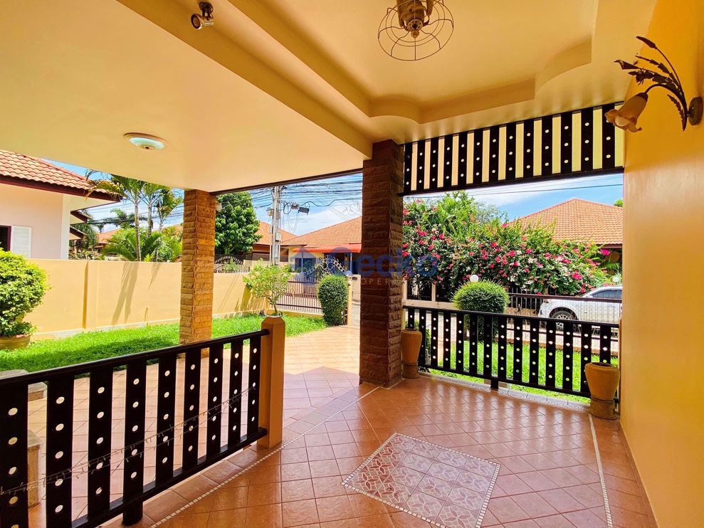 3 Bedrooms House in Pattaya Paradise Village 2  East Pattaya H008798 (Photo 2)