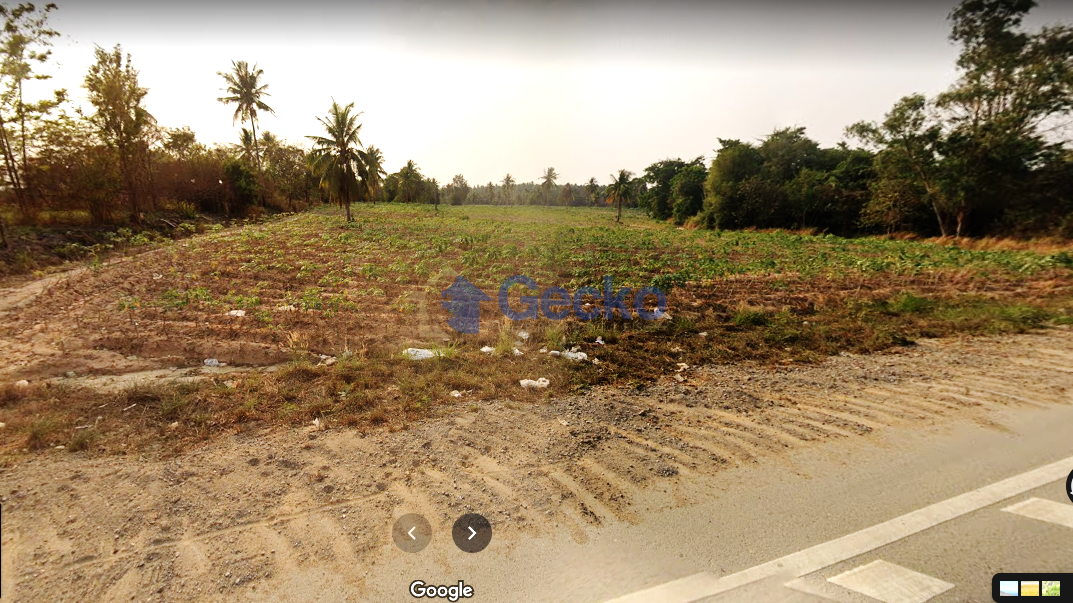 Land available in Bang Lamung L008575