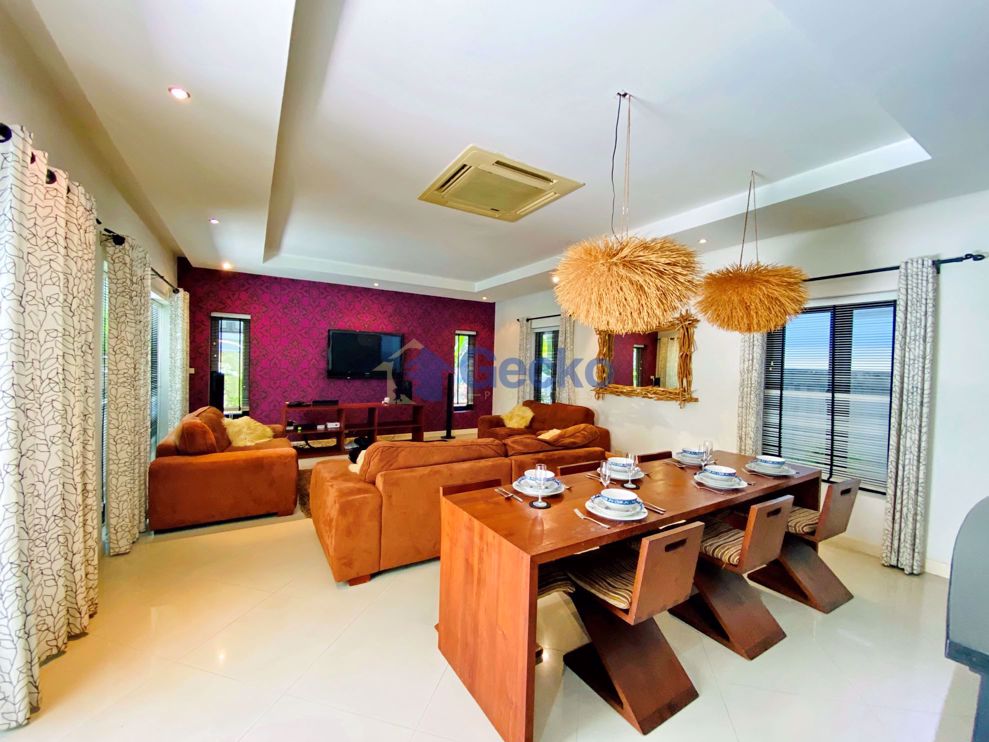 3 Bedrooms House in Palm Grove Resort  Na Jomtien H008802 (Photo 2)