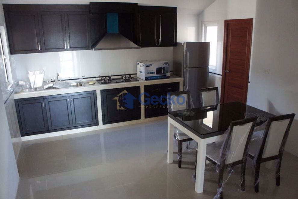 3 ห้องนอน บ้าน in Chokchai Village 10  พัทยาตะวันออก H008578 (Photo 2)