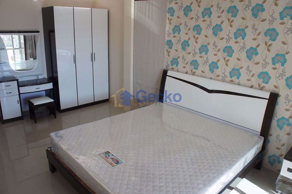 3 ห้องนอน บ้าน in Chokchai Village 10  พัทยาตะวันออก H008578 (Photo 4)