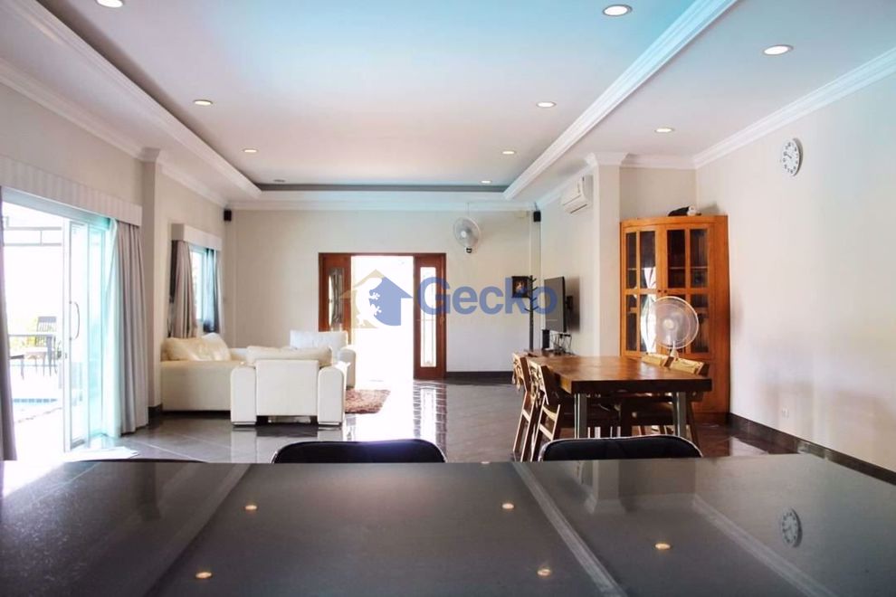 3 ห้องนอน บ้าน in Chokchai Village 4 Bang Saray  บางเสร่ H005181 (Photo 3)