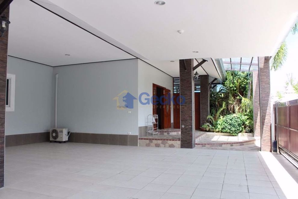 3 ห้องนอน บ้าน in Chokchai Village 4 Bang Saray  บางเสร่ H005181 (Photo 4)