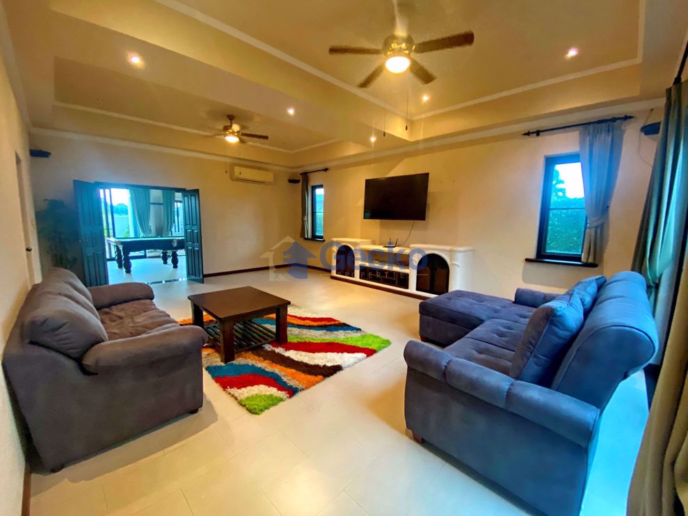 4 Bedrooms House in Santa Maria  East Pattaya H008605 (Photo 2)