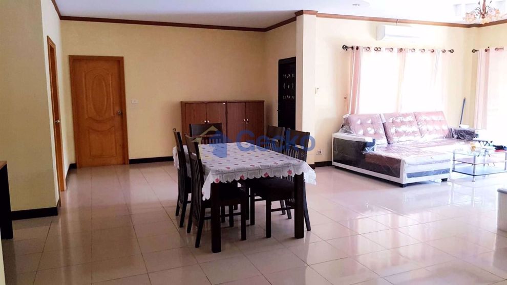 3 Bedrooms House in Pattaya Tropical  East Pattaya H008358 (Photo 2)