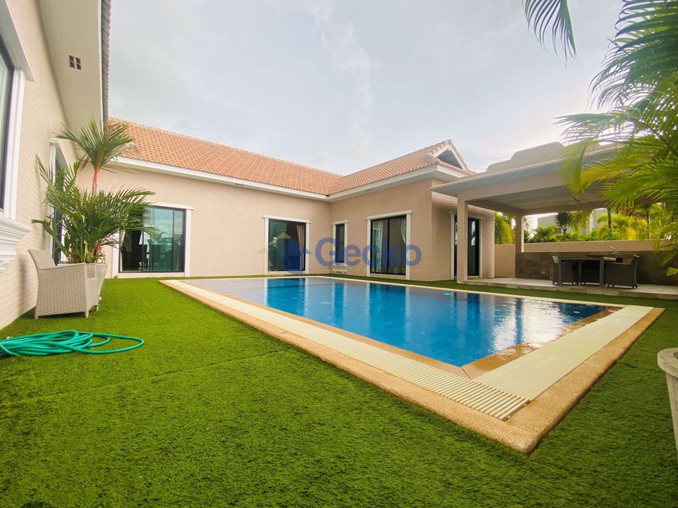 3 Bedrooms House in Santa Maria  East Pattaya H008608 (Cover Photo)