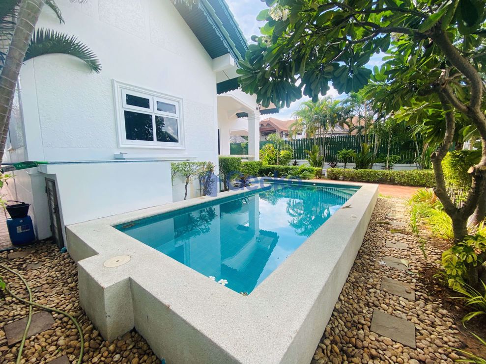 3 Bedrooms House in Paradise Hill 2  East Pattaya H008609 (Photo 1)