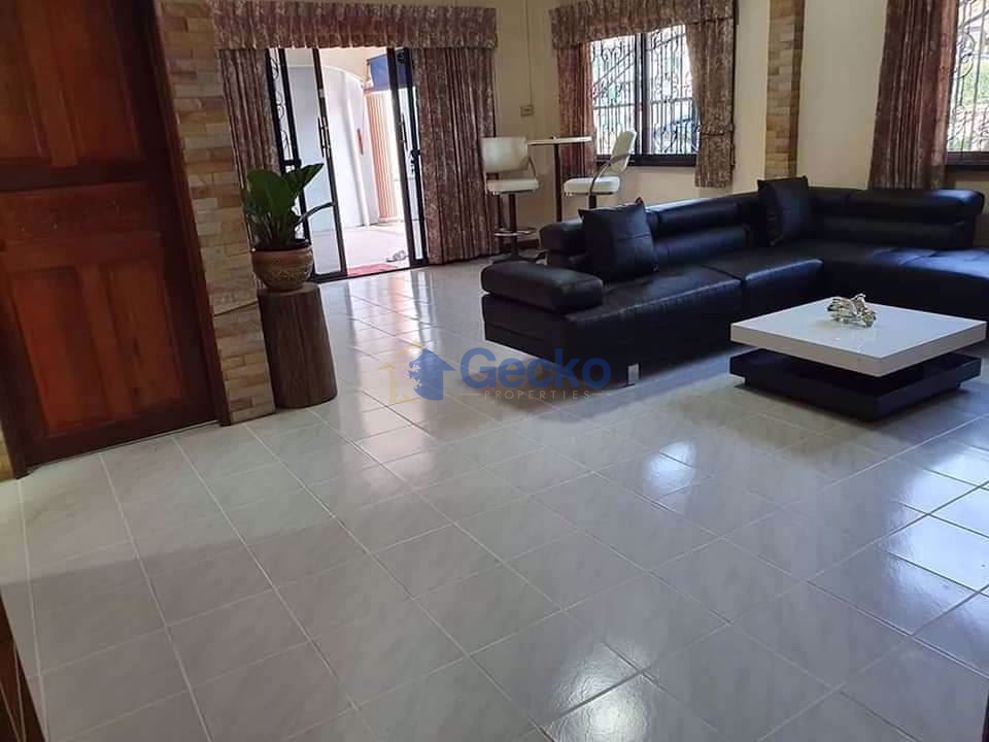 3 Bedrooms House in Chatkaew Village  East Pattaya H008377 (Photo 4)