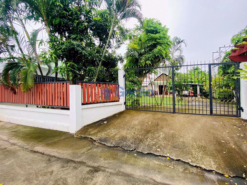4 Bedrooms House in Siam Place  East Pattaya H008846 (Photo 2)