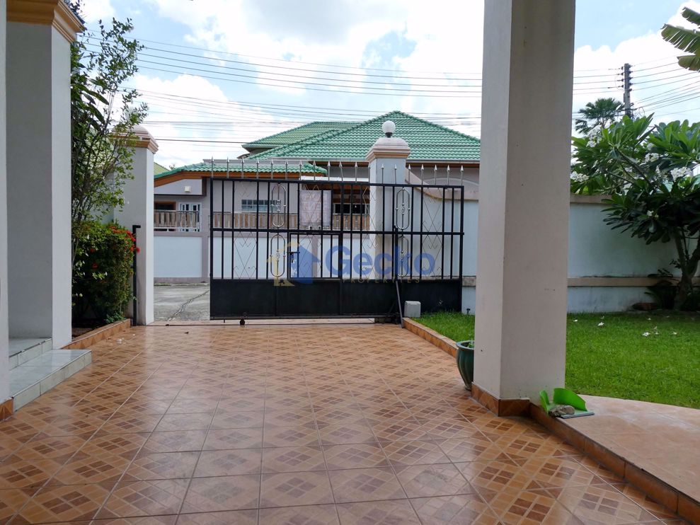 3 Bedrooms House in Ponthep 1  East Pattaya H008387 (Photo 1)