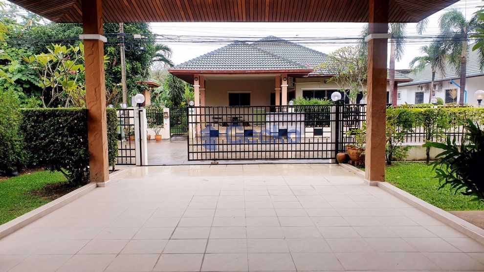 3 ห้องนอน บ้าน in SP Village 3  พัทยาตะวันออก H008856 (Photo 1)