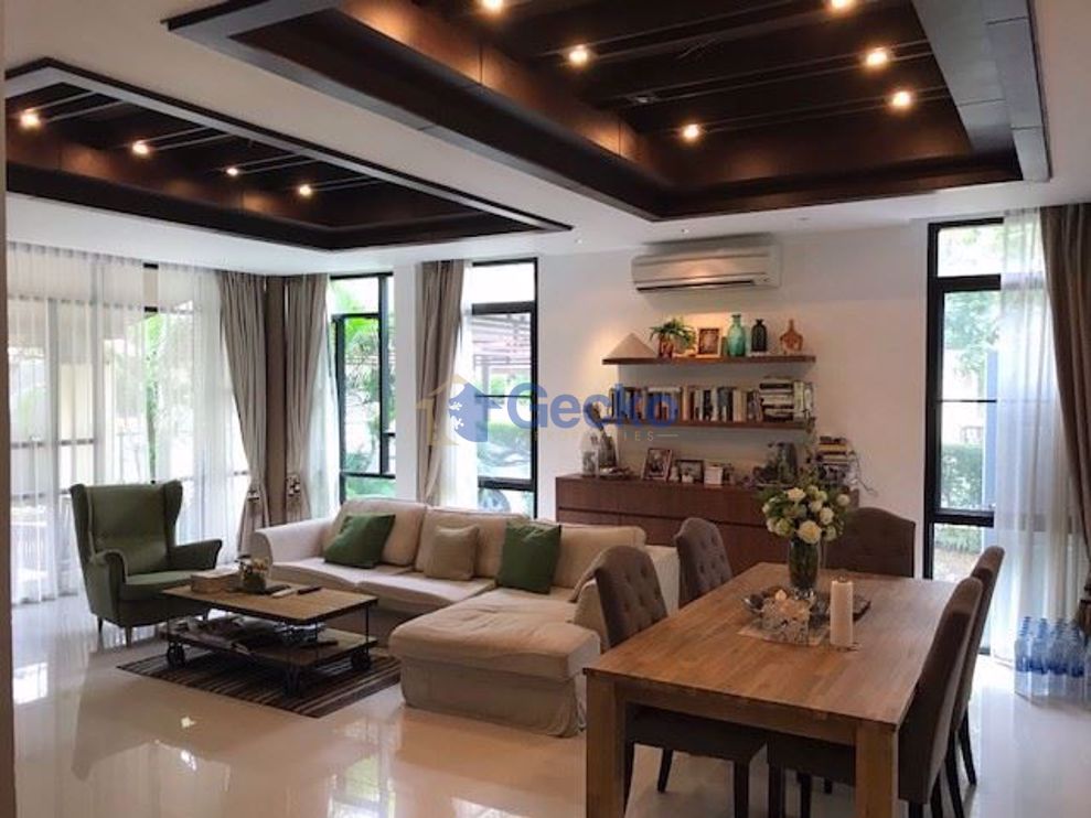 3 ห้องนอน บ้าน เข้า หมู่บ้าน ฮอร์สชูพอยท์  พัทยาตะวันออก H002430 (Photo 1)