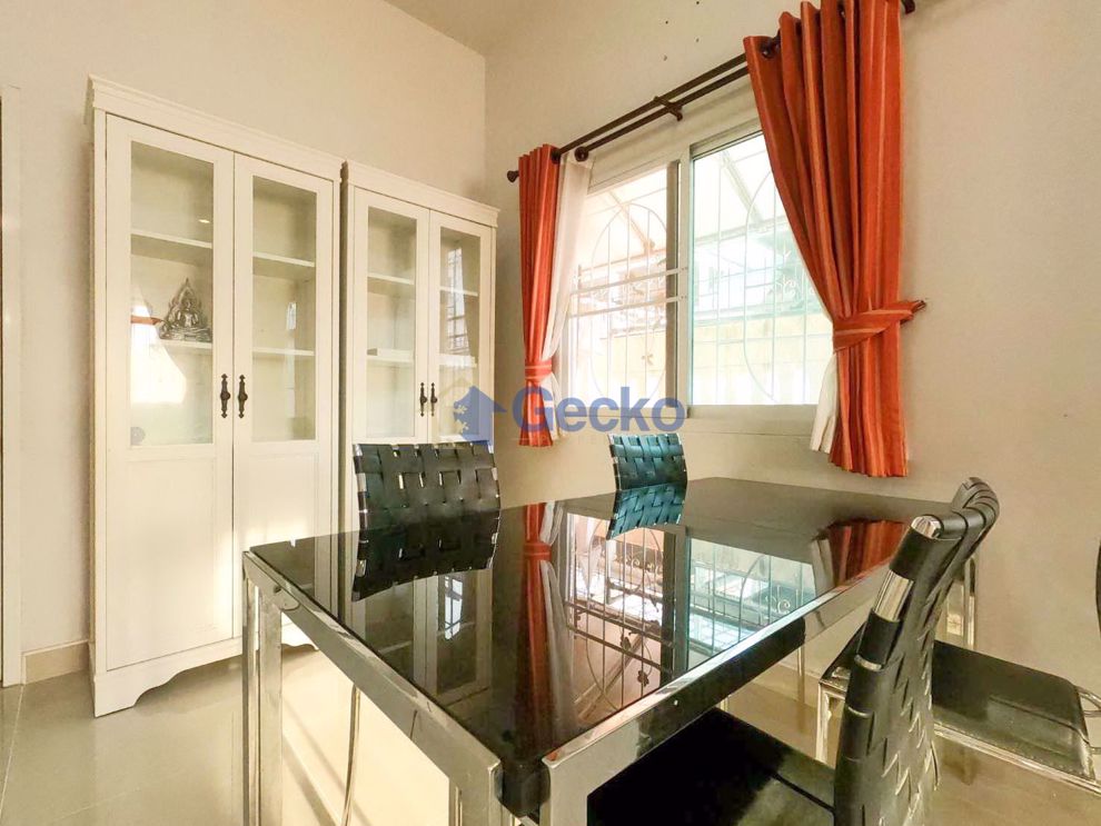 2 Bedrooms House in Chokchai Village 8  East Pattaya H008398 (Photo 3)