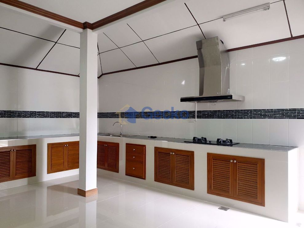 3 ห้องนอน บ้าน in Eakmongkol 3  พัทยาตะวันออก H008405 (Photo 4)