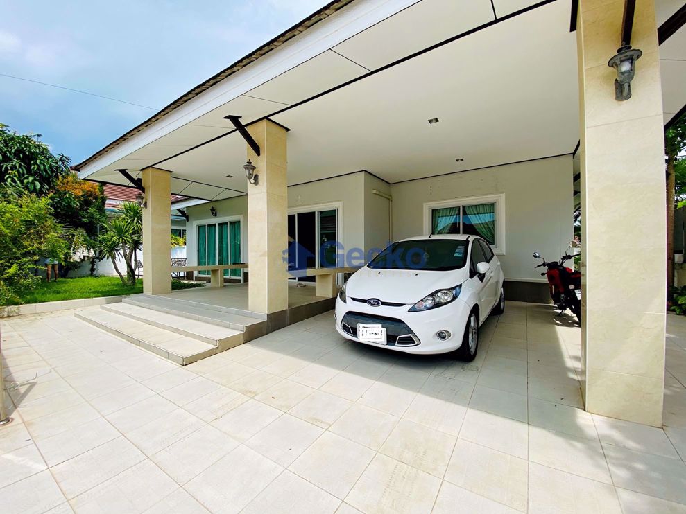 3 ห้องนอน บ้าน in Chokchai Village 4 Bang Saray  บางเสร่ H008638 (Photo 1)
