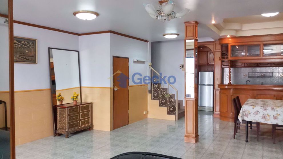 2 Bedrooms House  Central Pattaya H008642 (Photo 3)