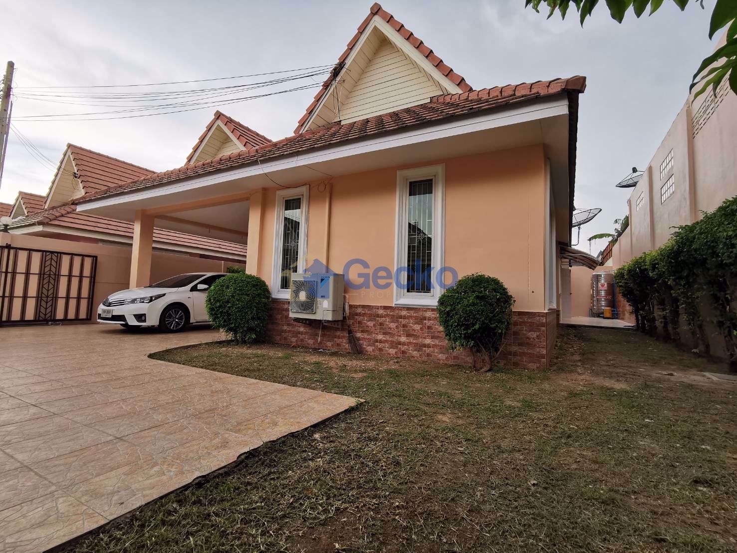 3 ห้องนอน บ้าน in Chokchai Gardens 3  พัทยาตะวันออก H008643