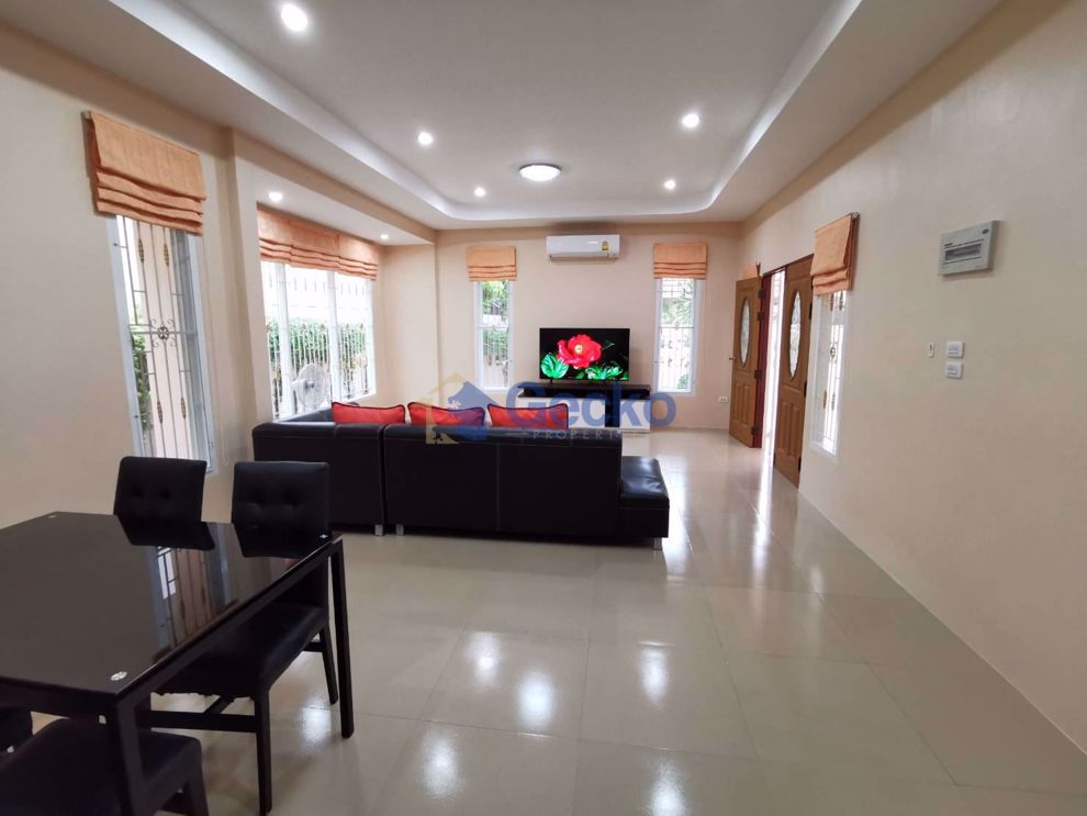 3 ห้องนอน บ้าน in Chokchai Gardens 3  พัทยาตะวันออก H008643 (Photo 3)