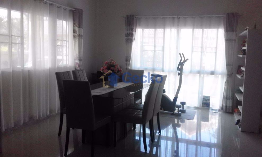 3 ห้องนอน บ้าน in Rose Land & House  พัทยาตะวันออก H008650 (Photo 3)