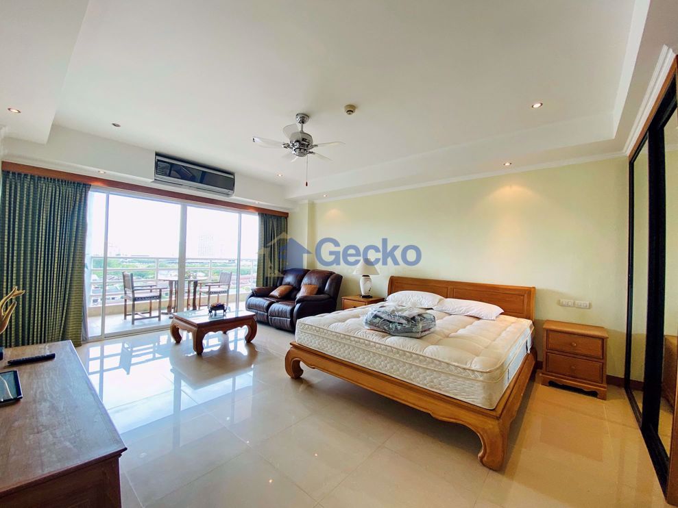 Studio Condo in View Talay 5 Jomtien C008652 (Photo 3)
