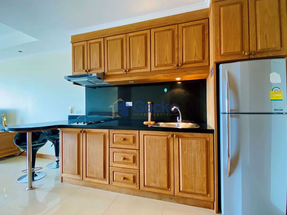 Studio Condo in View Talay 5 Jomtien C008654 (Photo 1)