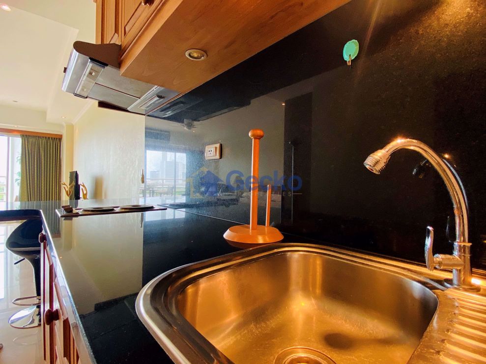 Studio Condo in View Talay 5 Jomtien C008654 (Photo 2)
