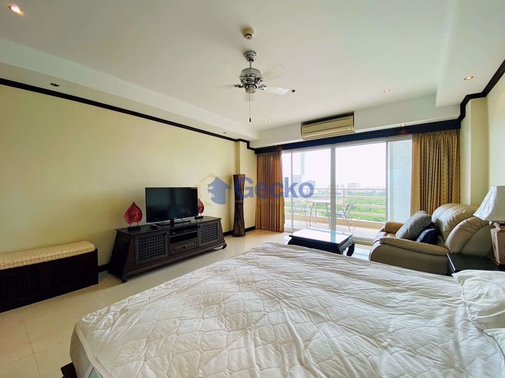 Studio Condo in View Talay 5 Jomtien C008660 (Photo 3)