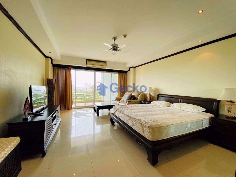 Studio Condo in View Talay 5 Jomtien C008660 (Photo 4)